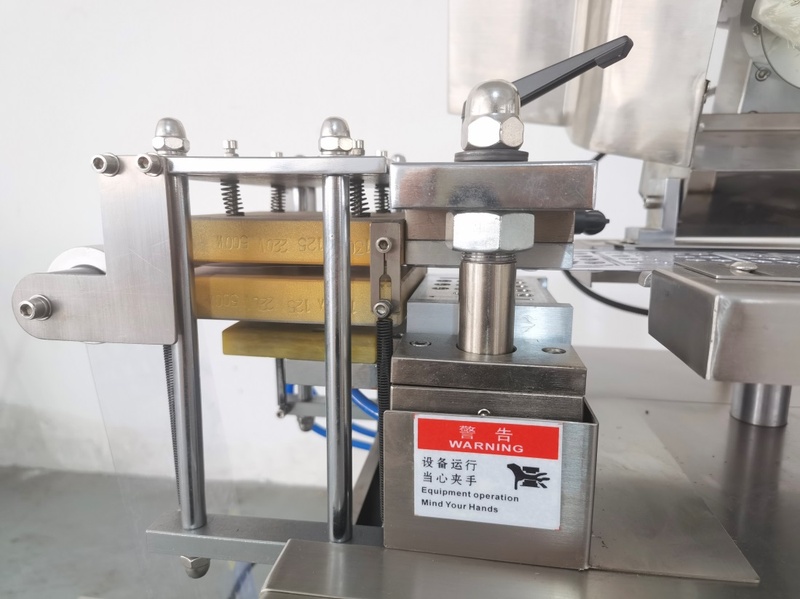 JCP100 blister packing machine, view 4