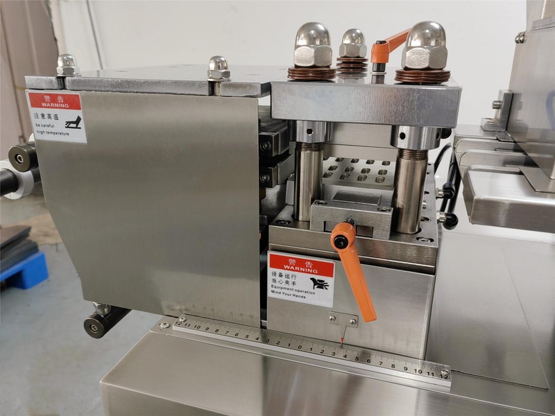 JCP180 blister packing machine, view 4
